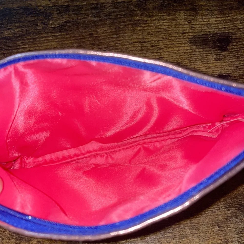 Ipsy Cosmetic Case *‎ 7